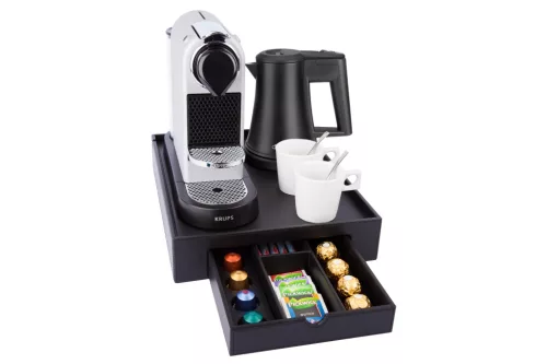 Space tray with 0,5L black kettle and 2 white cups